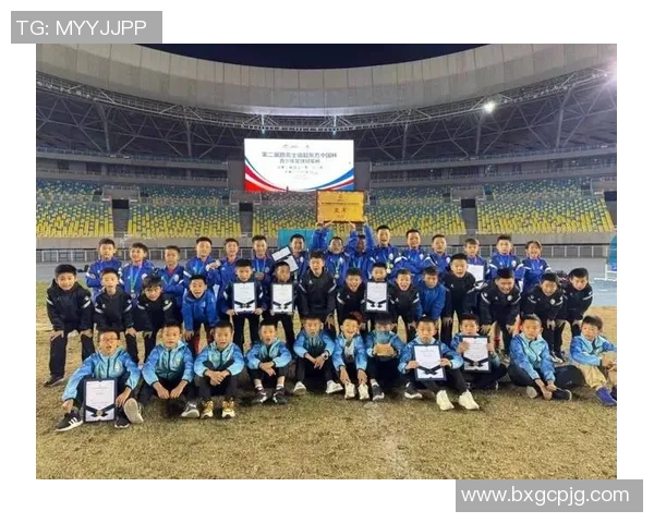 校园足球赛激情四溢各校队伍争夺冠军荣耀展现青春风采